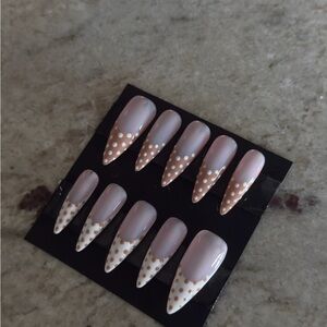 Elegant Polka Dot Press-On Nails